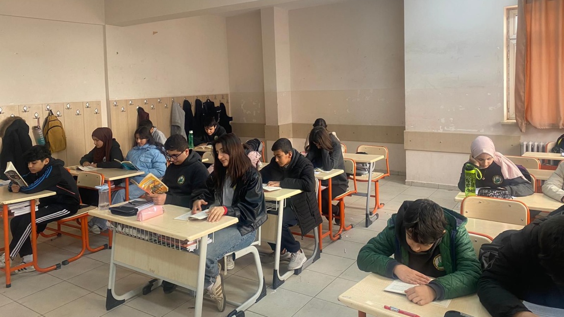 KİTAP OKUMA VE YAZAR BULUŞMALARI